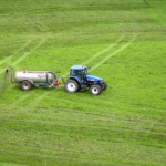 Is calcium lignosulfonate a good binder for fertilizers?
